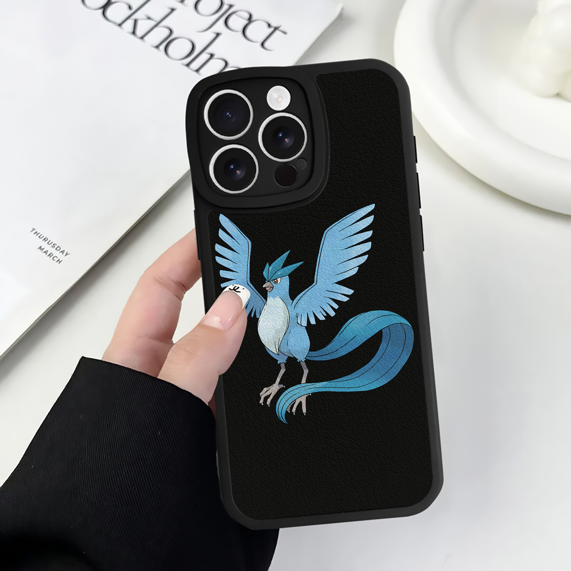 （画像用） ポケットモンスター Pokémon 【iPhone 16シリーズ対応】シリコンスマホケース（レザー調） 材質：シリコン